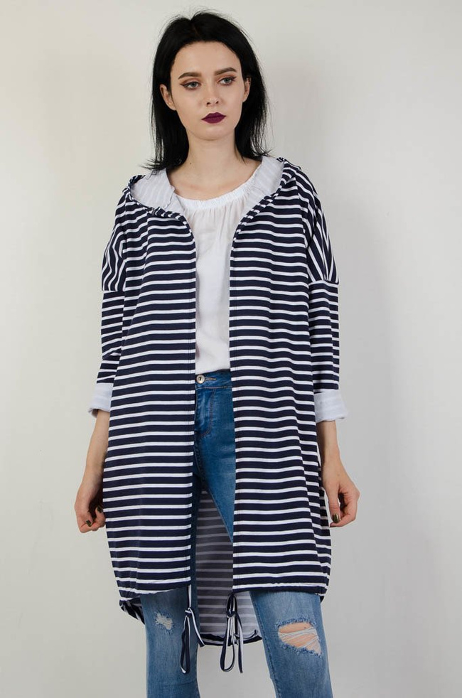 NARZUTA W PASKI Z GWIAZDĄ NA PLECACH