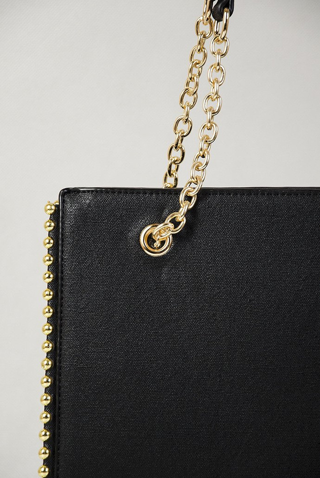 Czarna torebka typu shopper ze złotymi koralikami