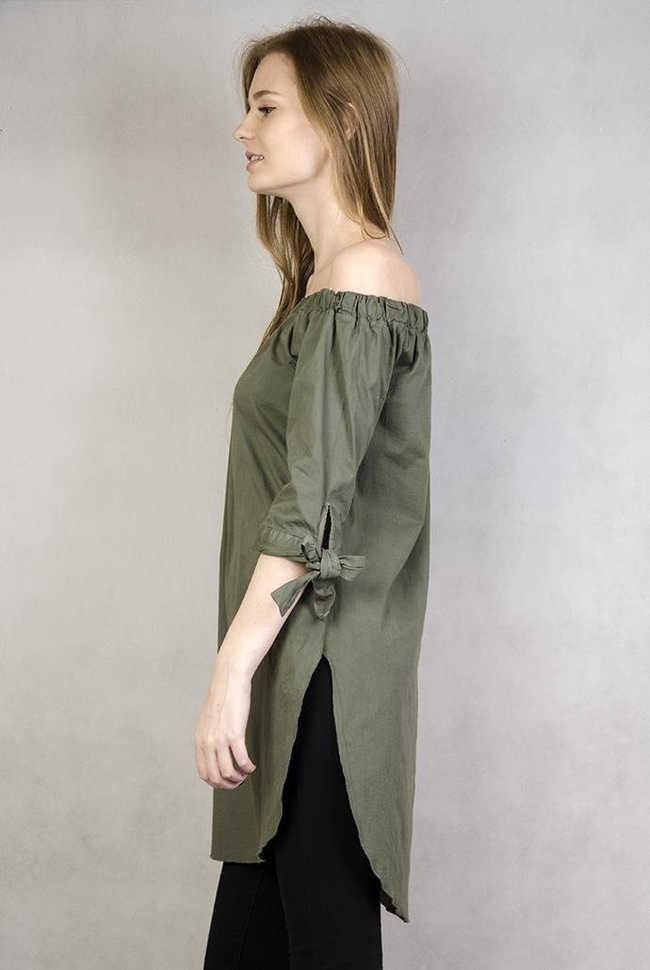 Zielona tunika z hiszpańskim dekoltem