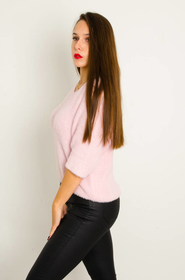 FUTRZANY SWETER NIETOPERZ- RÓŻOWY