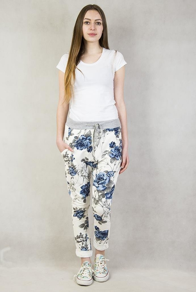Spodnie dresowe w niebieskie kwiaty wiązane na sznurek