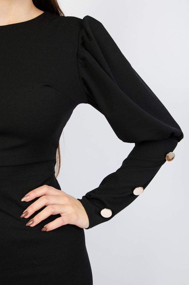 Czarna ołówkowa sukienka z odkrytymi plecami