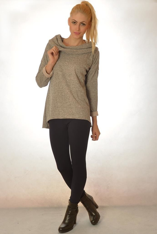 Beżowa bluza z kominem