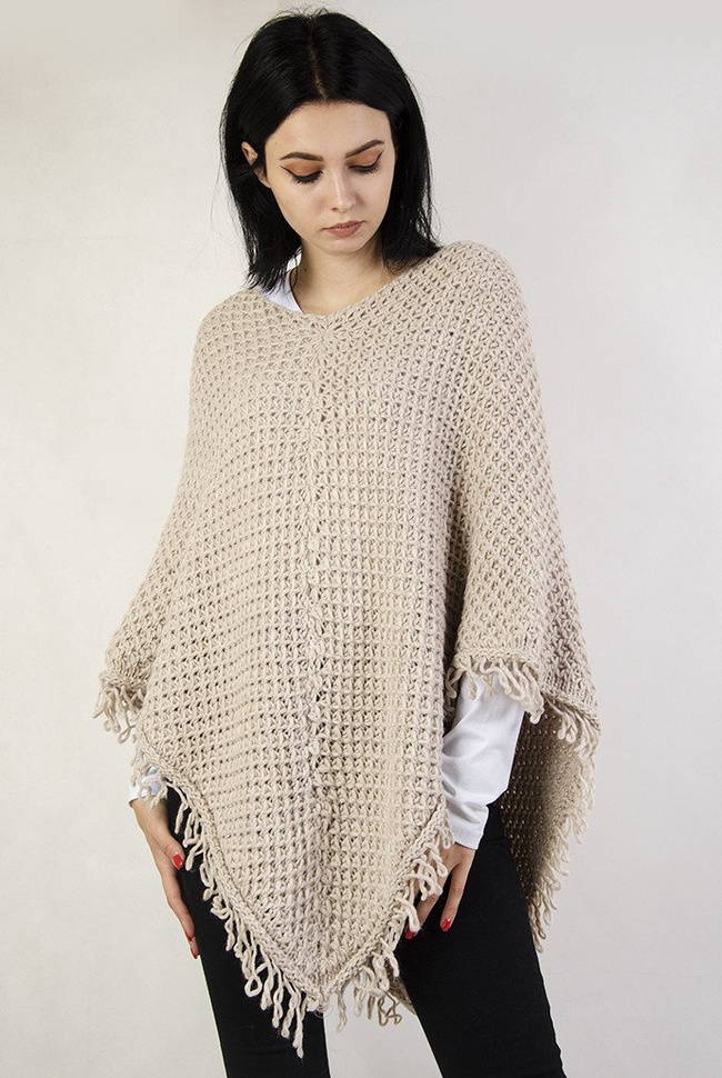 Beżowe sweterkowe ponczo