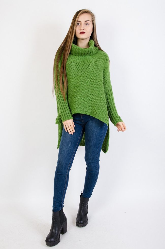 Asymetryczny sweter oversize z golfem