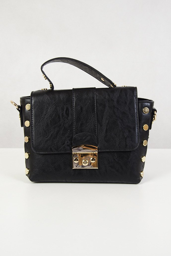 Czarna torebka ze złotymi guzikami