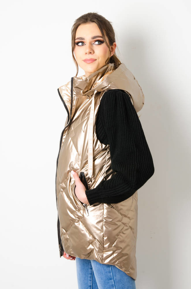 KAMIZELKA PIKOWANA Z KAPTUREM - ZŁOTA 
