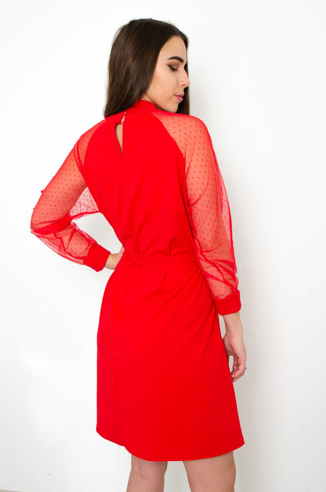 CZERWONA SUKIENKA Z KORONKOWYMI RĘKAWAMI