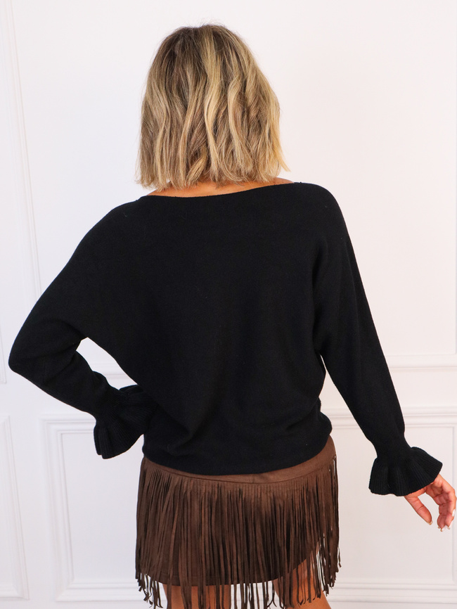 SWETER Z FALBANKAMI PRZY RĘKAWACH- CZARNY