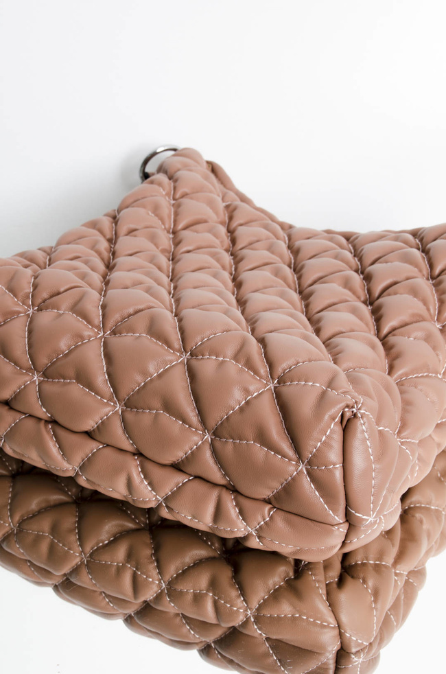 TOREBKA PIKOWANA Z DŁUGIM PASKIEM -BRĄZOWA