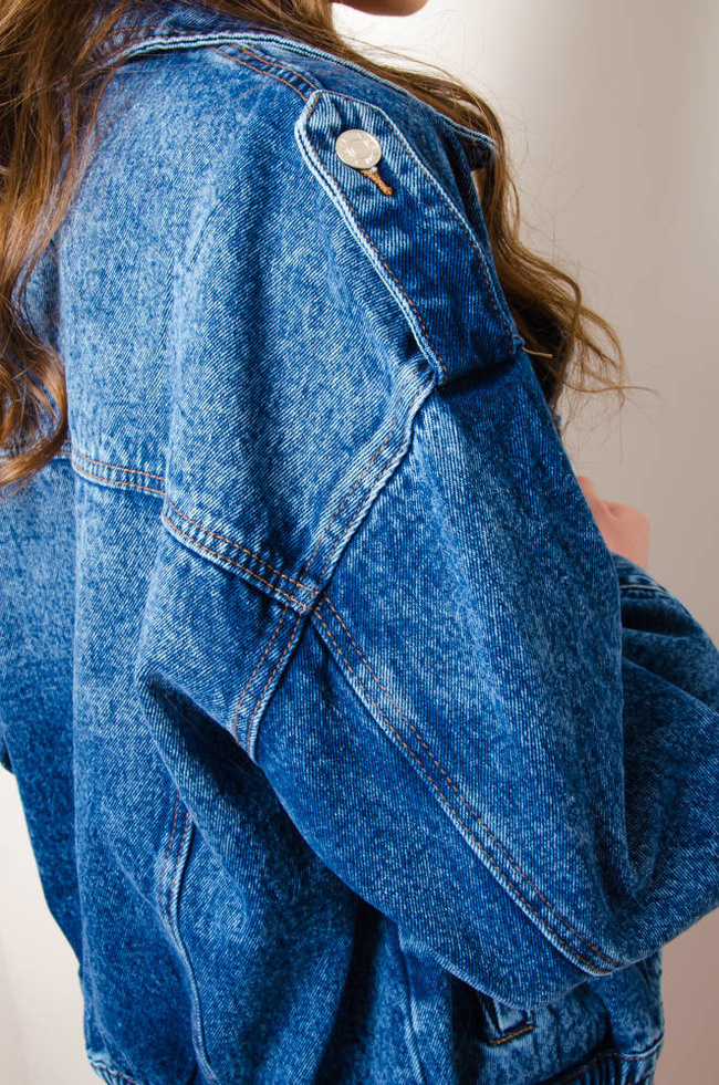 CIEMNA KURTKA JEANSOWA RAMONESKA