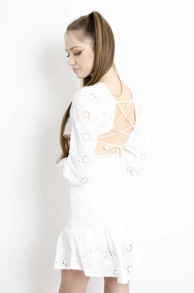 SUKIENKA AŻUROWA Z WYCIĘCIAMI - BIAŁA
