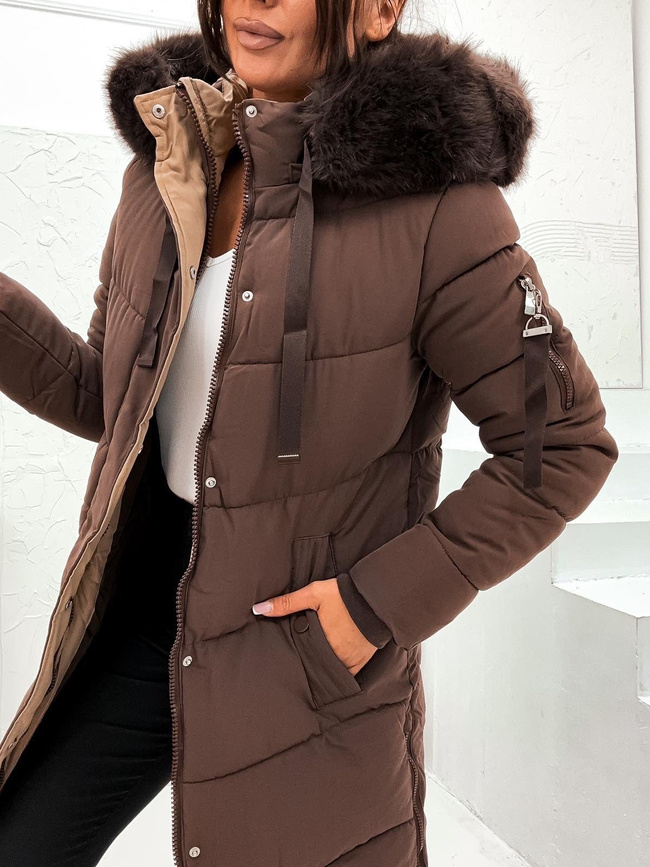 DŁUGA KURTKA Z ZAMKAMI PO BOKACH I FUTRZANYM KAPTUREM- CZEKOLADOWA