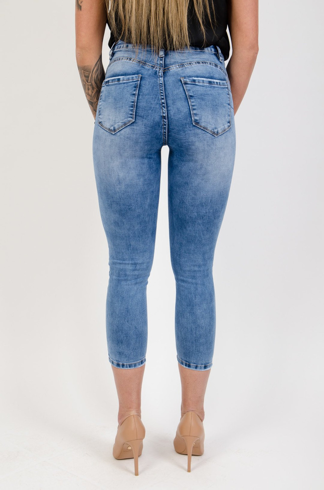 Jasne spodnie jeansowe 7/8, typu push up