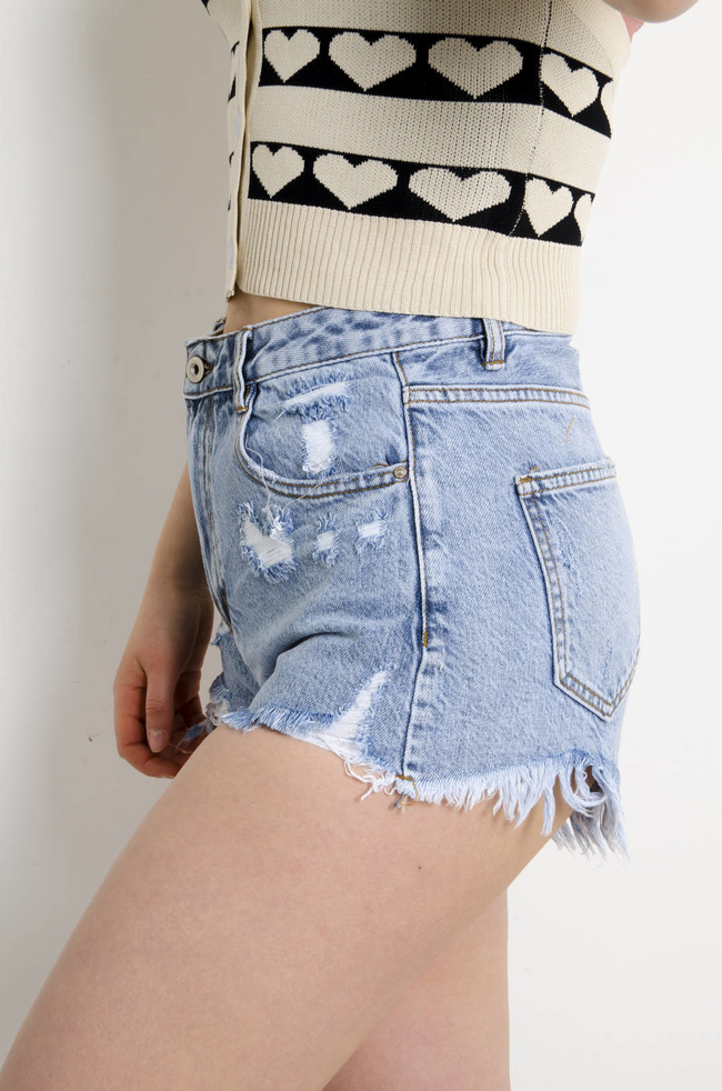 SZORTY JEANSOWE Z PRZETARCIAMI - WYSOKI STAN