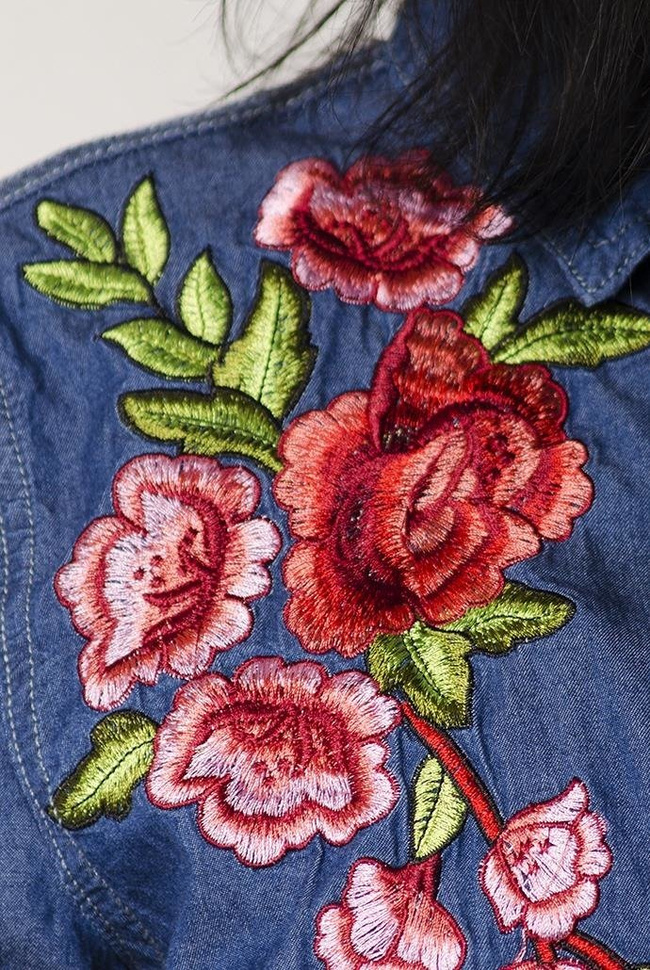 Koszula z paskiem i naszywką różą