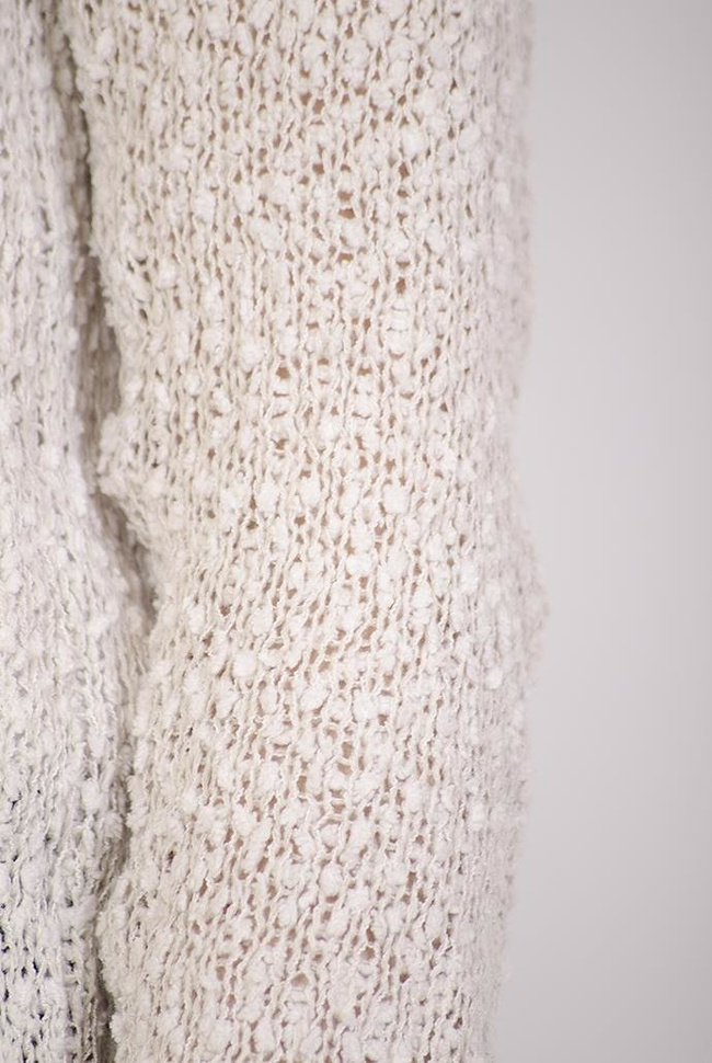 Jasnoszary sweterek narzutka