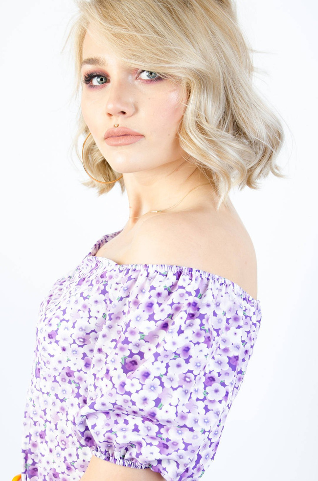 FIOLETOWA BLUZKA W KWIATY