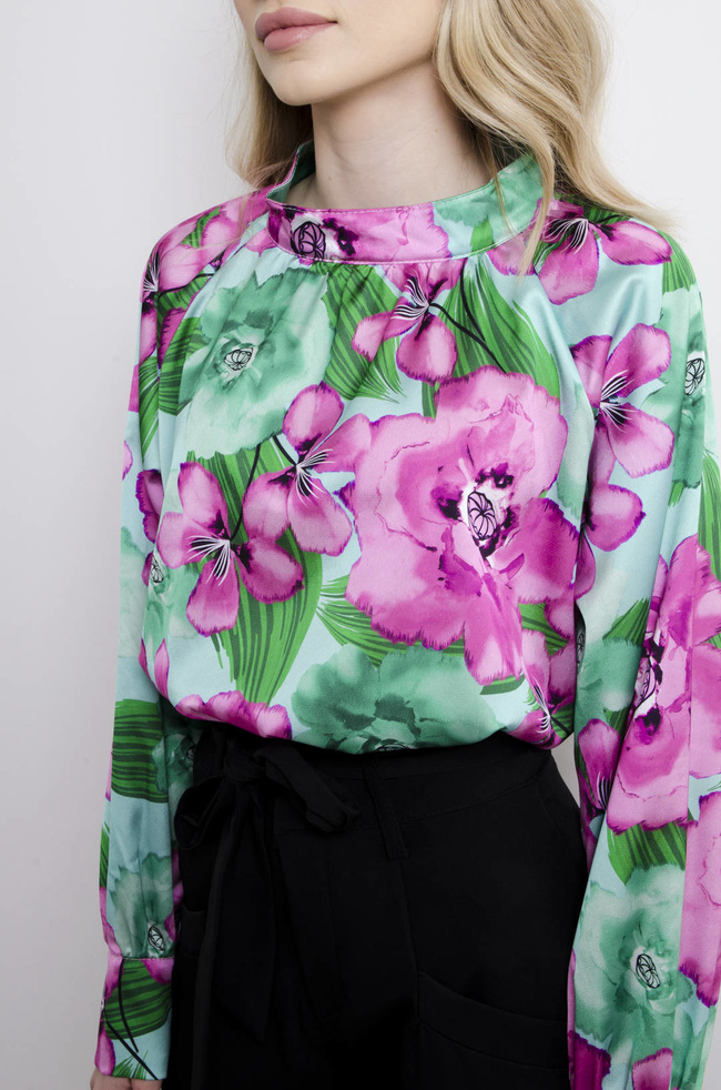 BLUZKA SATYNOWA W KWIATY