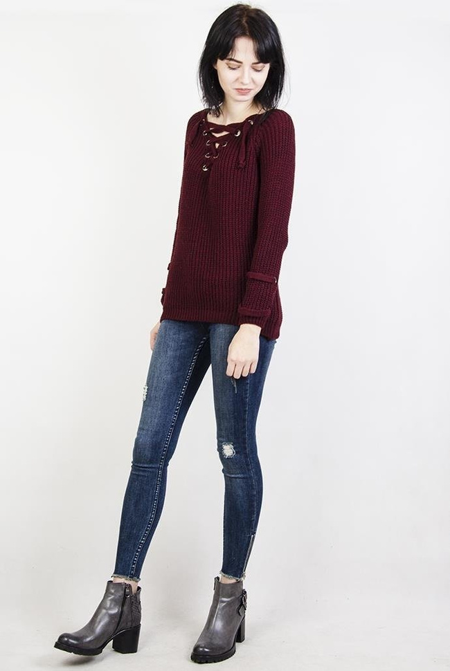 Bordowy sweter z wiązaniem w dekolcie