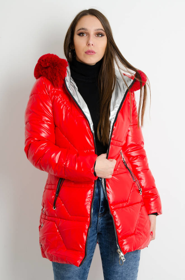 CZERWONA PIKOWANA KURTKA Z KAPTUREM