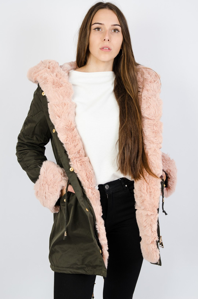 Zielona kurtka parka z różowym futerkiem