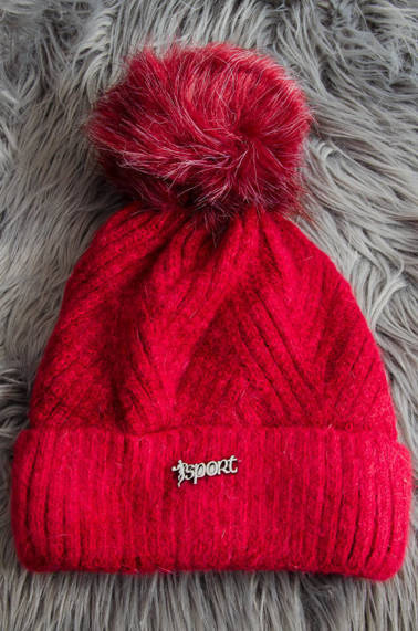 BORDOWA OCIEPLANA CZAPKA Z POMPONEM