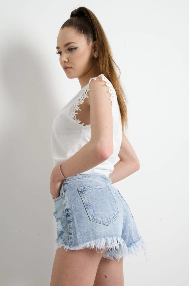 SZORTY Z SZRPANIAMI WYSOKI STAN