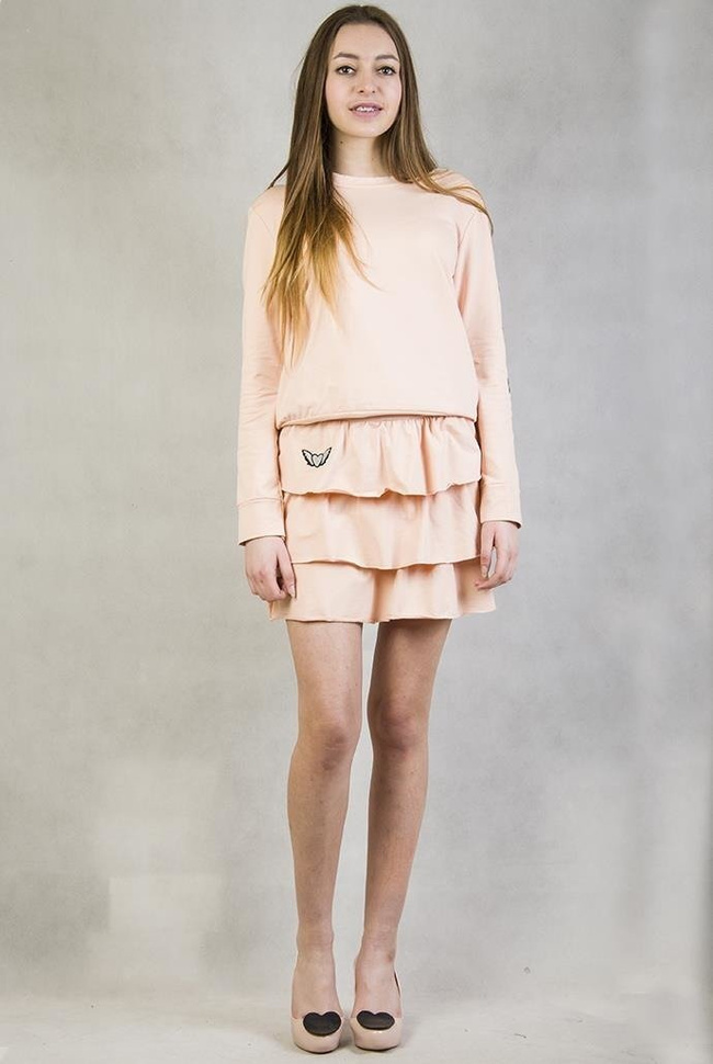 Jasno-różowa bluzka na długi rękaw z naszywkami