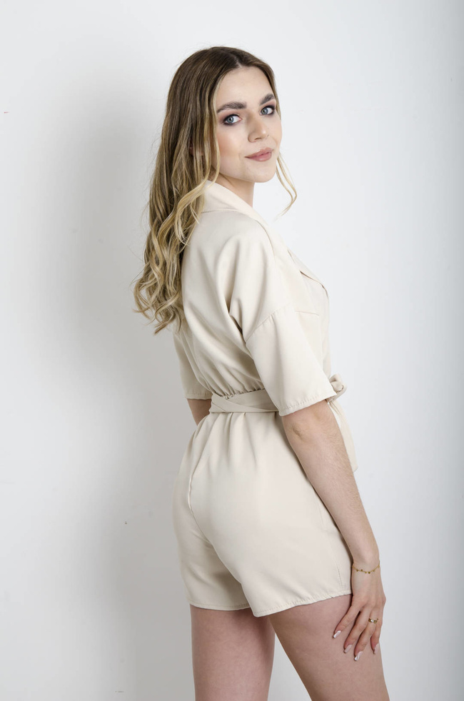 KOMBINEZON ELEGANCKI WIĄZANY W PASIE - BEŻOWY