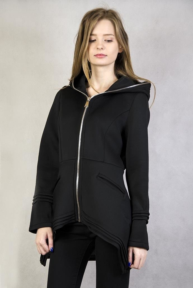 Wygodny intensywnie czarny płaszczyk