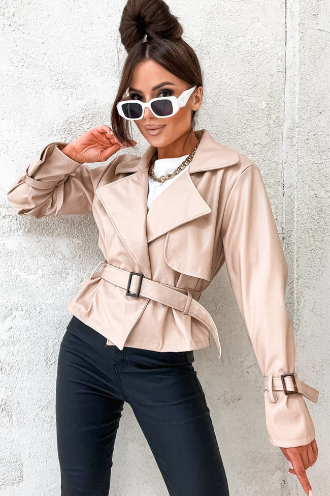 KRÓTKI TRENCZ RAMONESKA Z IMITACJI SKÓRY- BEŻOWY