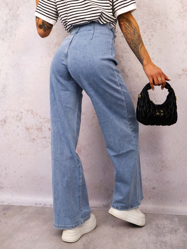 SPODNIE JEANSOWE Z OZDOBNYMI PASKAMI W PASIE- JASNY JEANS