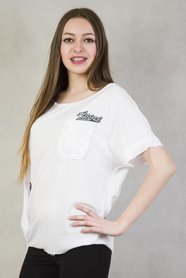 Biała bluzka z naszywką "Angel"
