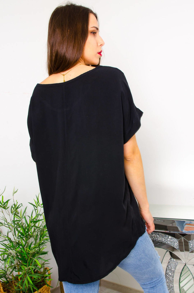 CZARNA BLUZKA ZE ZŁOTĄ APLIKACJĄ I NAPISAMI