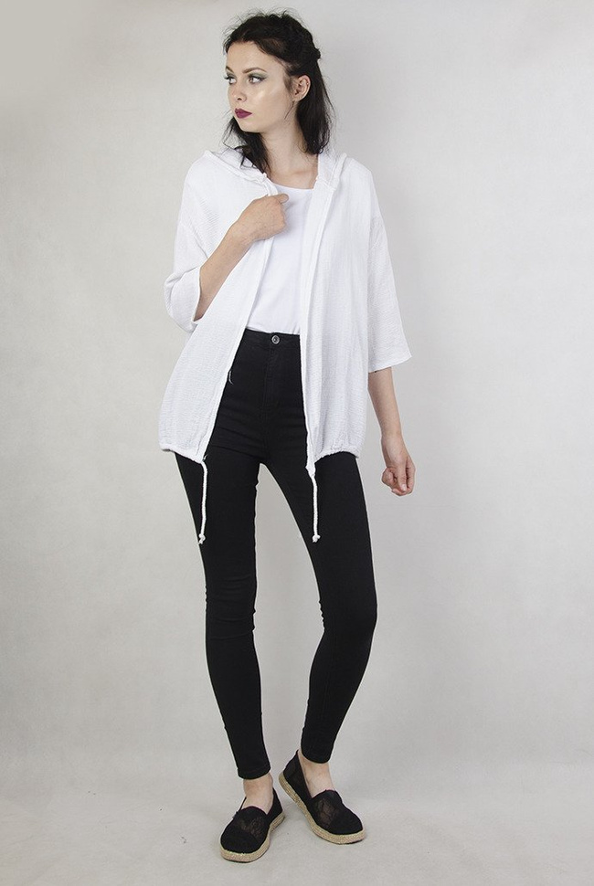 Biała narzuta z domieszką lnu, z gwiazdą