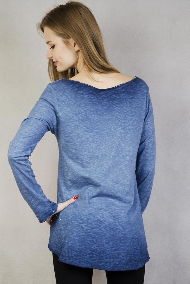 Niebieska bluzka z kieszonką