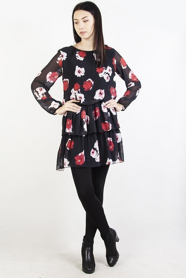 Czarna sukienka w biało-czerwone kwiaty