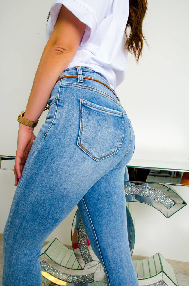 JASNE DOPASOWANE SPODNIE JEANSOWE Z RZEMYKIEM