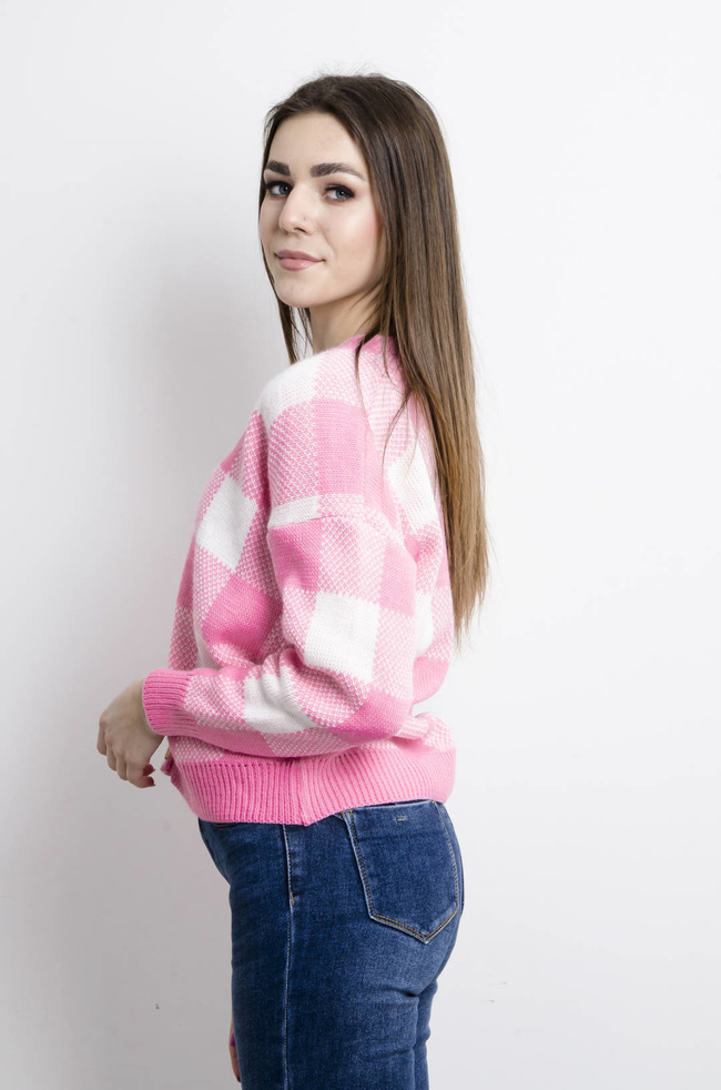 SWETER RÓŻOWY W SZACHOWNICĘ 