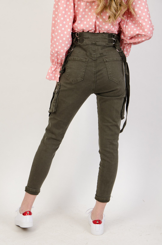 Spodnie joggery w kolorze khaki z szelkami