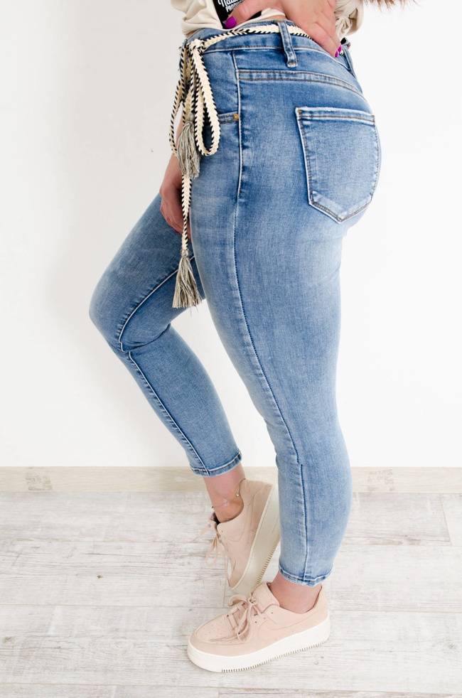 JASNE SPODNIE JEANSOWE TYPU PLUS SIZE Z PASKIEM ( L-4XL )