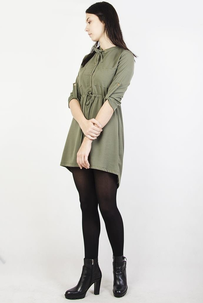 Asymetryczna sukienka zielona z wiązaniem przy szyi oraz w talii