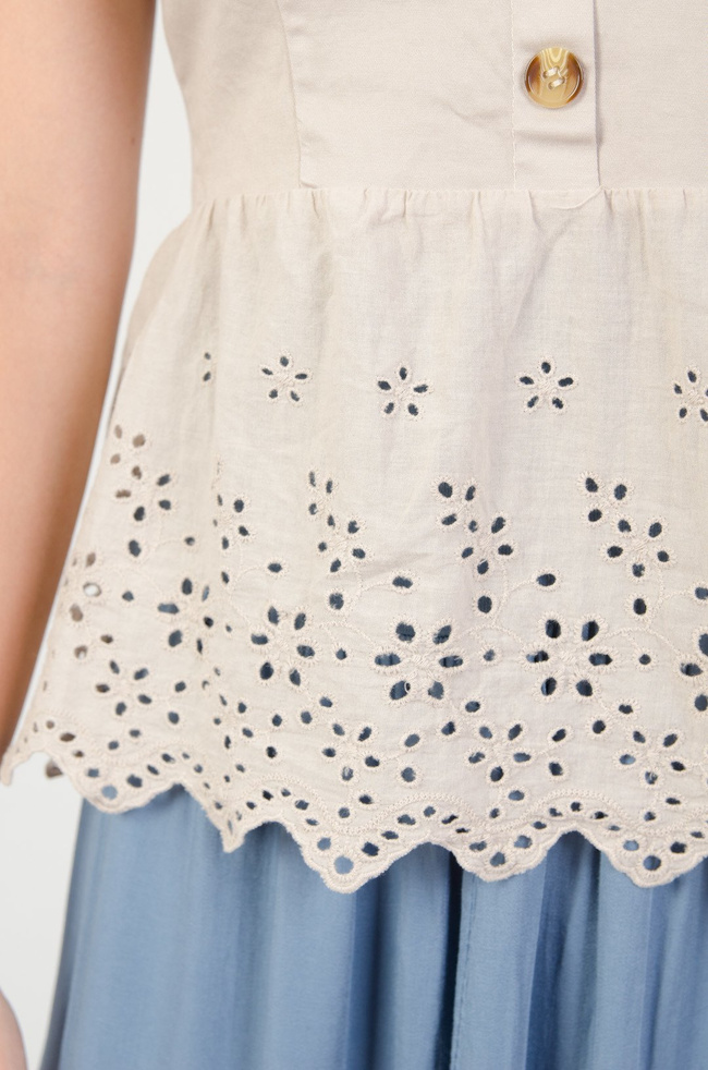 Beżowa bluzka z ażurowym dołem 