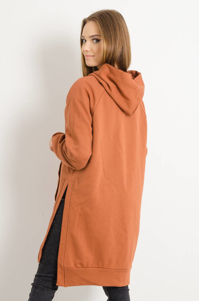 DŁUGA BLUZA KANGURKA Z ROZCIĘCIAMI PO BOKACH- CIEMNO BRĄZOWA