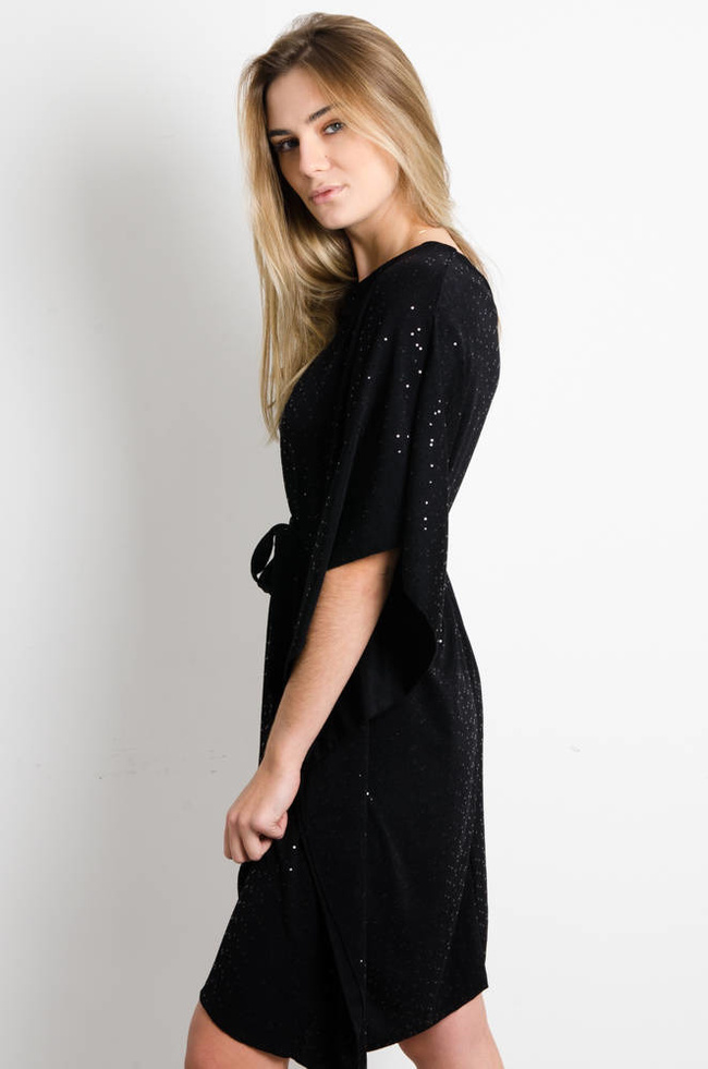 CZARNA BŁYSZCZĄCA SUKIENKA- NIETOPERZ