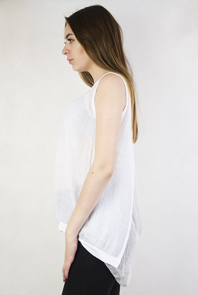 Biała bluzka z przedłużanym tyłem