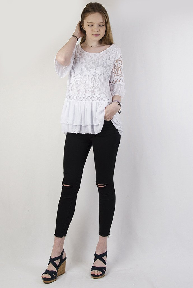 Biała bluzka z falbaną