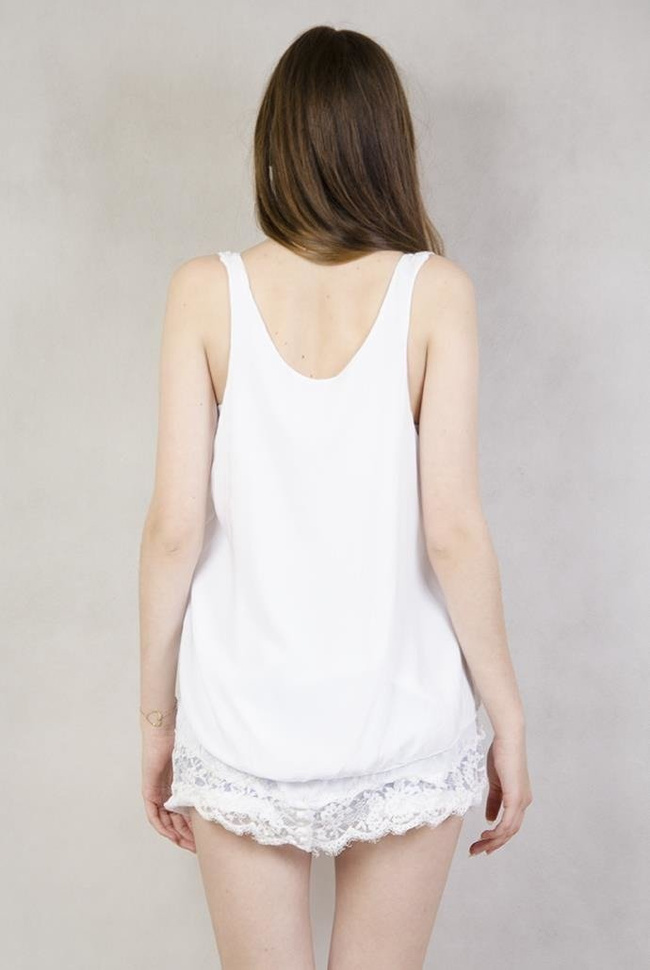 Biała bluzka na ramiączka