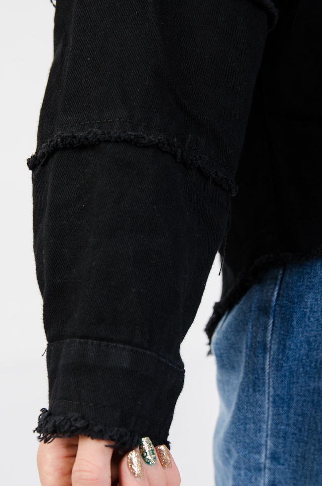 CZARNA KOSZULA JEANSOWA Z OZDOBNYMI FRĘDZLAMI